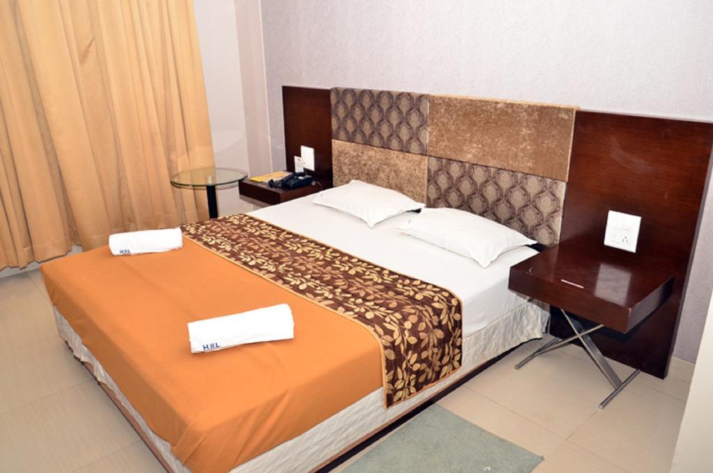 Hotel Blue Lagoon Daman Ruang foto